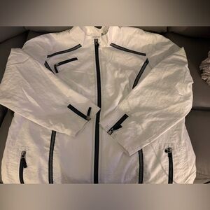 Chico's Zenergy white Jacket with Black Zipper size 3 (16)